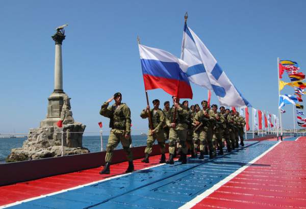 40 tàu chiến Nga phô diễn sức mạnh trong lễ duyệt binh 6
