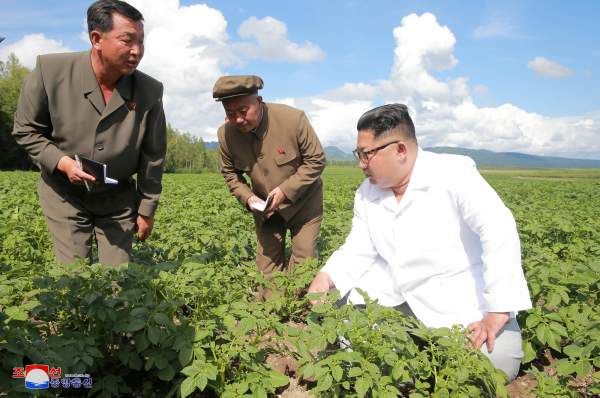 Khi ông Kim Jong-un “rời xa” các cơ sở tên lửa 10