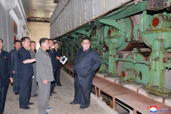 Khi ông Kim Jong-un “rời xa” các cơ sở tên lửa 14