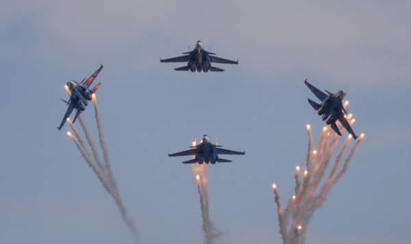 Máy bay chiến đấu Nga phô diễn sức mạnh tại giải đấu quân sự 8