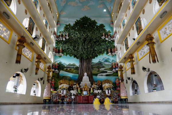 Ngôi chùa có chánh điện cao nhất Việt Nam đẹp như tranh ở Sài Gòn 6