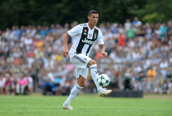 C.Ronaldo chỉ mất 8 phút để ghi bàn đầu tiên cho Juventus 7