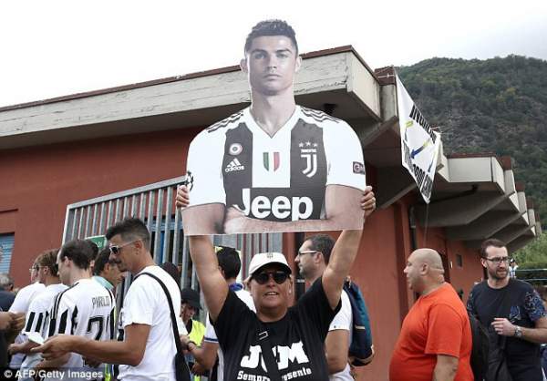 C.Ronaldo chỉ mất 8 phút để ghi bàn đầu tiên cho Juventus 5