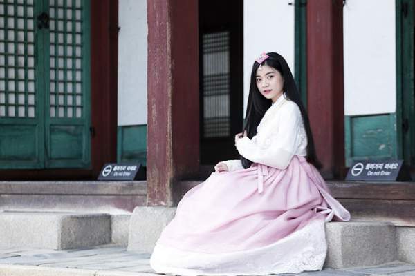 Miss Teen Nam Phương khoe tà áo dài trắng thướt tha trên đất nước Hàn Quốc 7