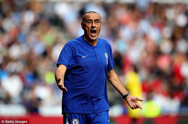 Chelsea đón tin không vui về Fabregas trước trận gặp Arsenal 3