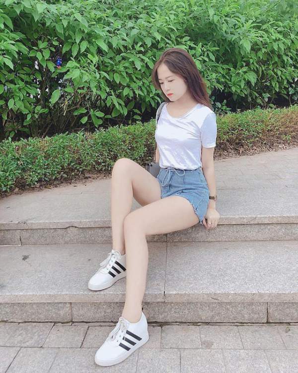 Đồng hương Văn Toàn có một fan girl bóng đá xinh đẹp thế này! 16
