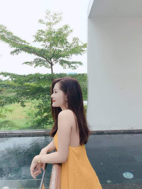 Đồng hương Văn Toàn có một fan girl bóng đá xinh đẹp thế này! 18