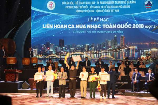 35 HCV được trao tại Liên hoan Ca múa nhạc toàn quốc 2018 đợt 2 3