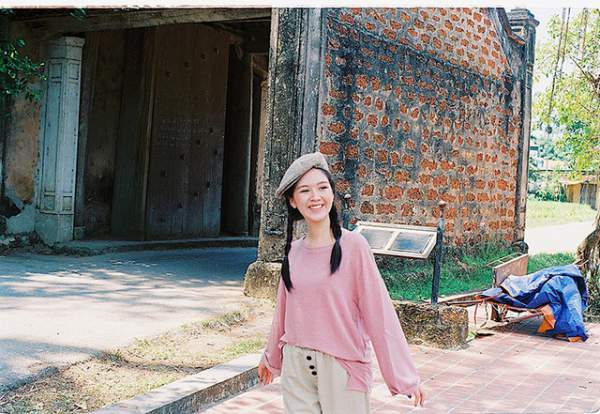 Nữ diễn viên trẻ Đỗ Hà Anh khoe ảnh kỷ yếu thôn quê, dân dã 2