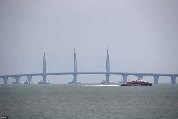 Chiêm ngưỡng cầu vượt biển dài nhất thế giới: 55km, 18 tỷ USD kinh phí tại Trung Quốc 3
