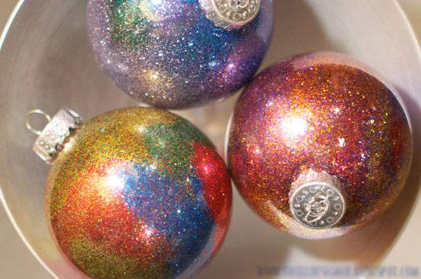 Tự làm quả cầu lấp lánh ngân hà trang trí Giáng sinh 4