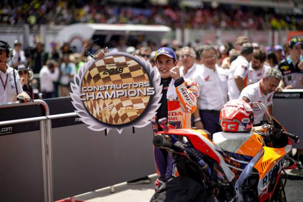Marquez thắng dễ tại Sepang, Repsol Honda Team là đội đua vô địch MotoGP 2018 6