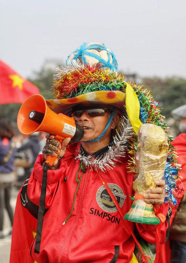Nhìn lại những màn hóa trang “độc nhất vô nhị” của CĐV Việt gây “sốt” 5