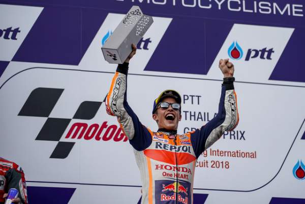 Marquez thắng dễ tại Sepang, Repsol Honda Team là đội đua vô địch MotoGP 2018 11