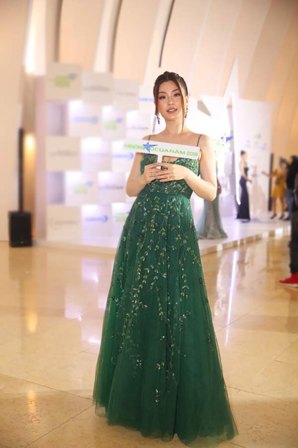 Hoa hậu H’hen Niê được vinh danh “Ngôi sao vì cộng đồng” 11