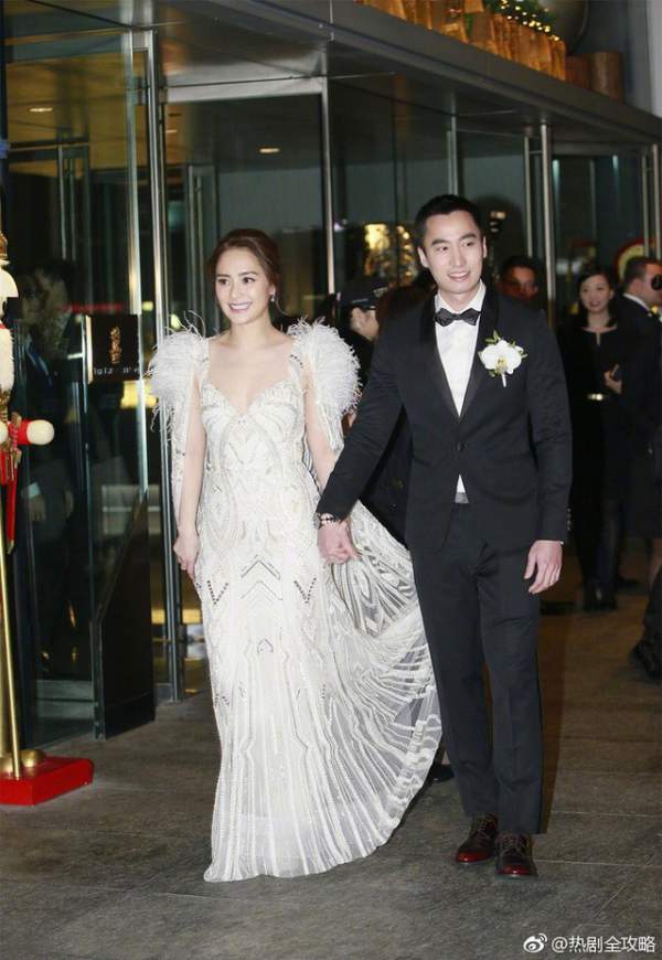 Chung Hân Đồng diện ba chiếc váy tuyệt đẹp trong hôn lễ tại Hồng Kong 2