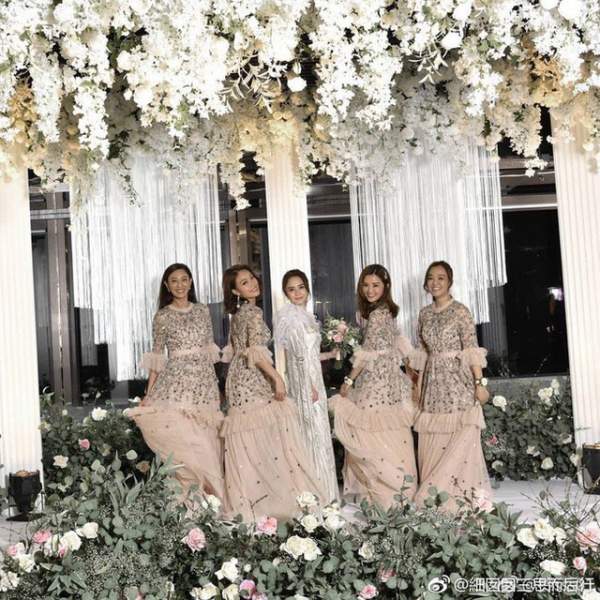 Chung Hân Đồng diện ba chiếc váy tuyệt đẹp trong hôn lễ tại Hồng Kong 7