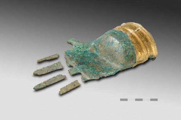 Phát hiện bàn tay kim loại 3.500 năm tuổi trong mộ cổ ở Thụy Sĩ 2