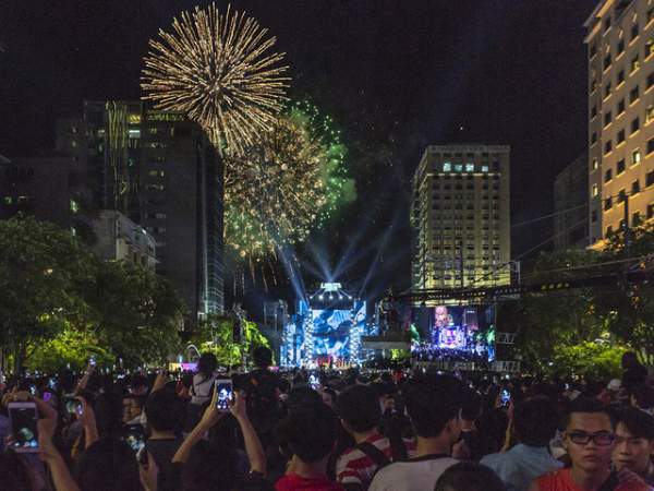 Sao Việt tưng bừng trong Lễ hội đón năm mới cùng 50 ngàn khán giả 14
