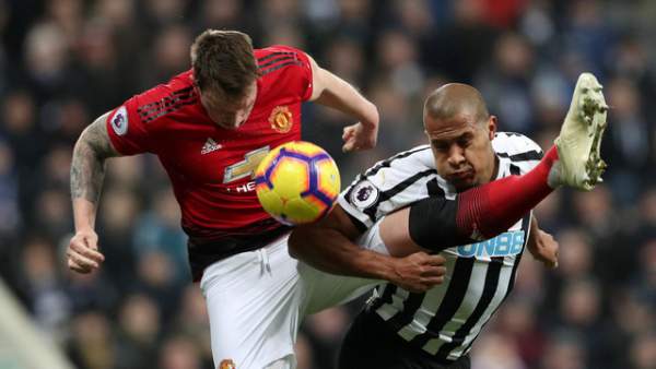 Newcastle 0-0 Man Utd (hiệp 1): Chút bế tắc với đội khách 7