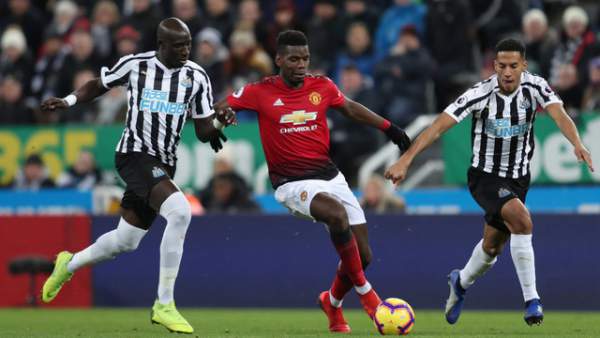 Newcastle 0-0 Man Utd (hiệp 1): Chút bế tắc với đội khách 9