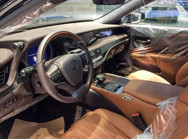 Lexus LS 500 khởi điểm từ 7,08 tỉ đồng 9
