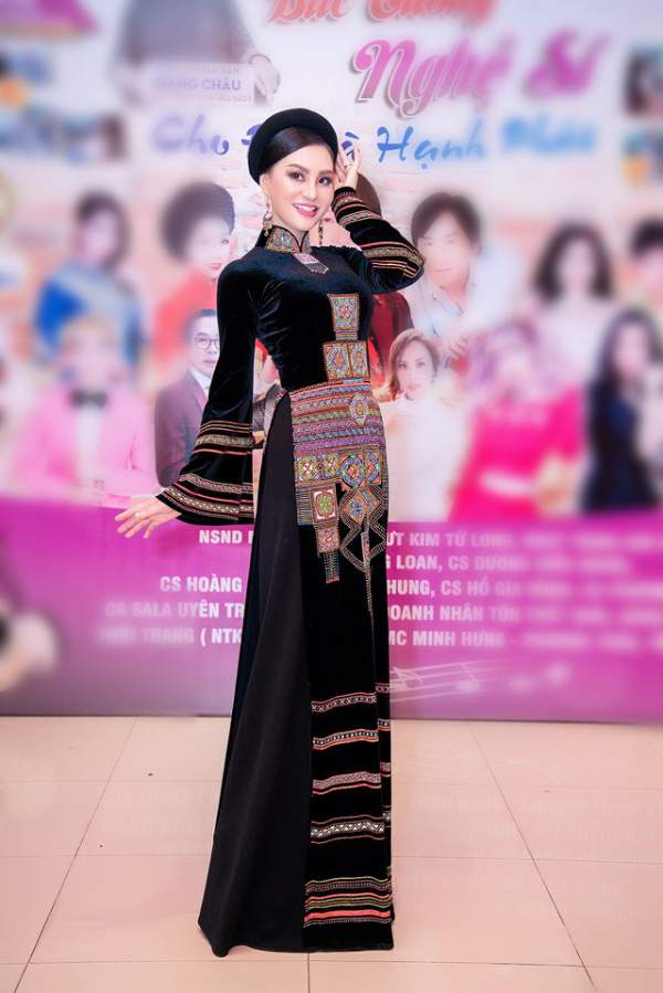 Nữ hoàng Trần Huyền Nhung hoá cô gái miền sơn cước tại sự kiện giải trí. 10