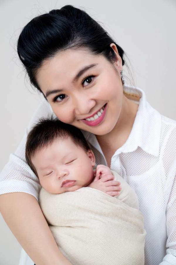 Mới sinh con 3 tháng Lê Khánh đã trở lại màn ảnh 4