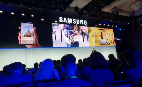 Samsung trình diễn TV 8K lớn nhất 98 inch đầu tiên trên thế giới 2