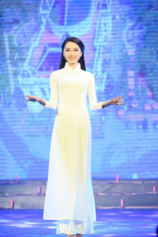 Hoa hậu Ngọc Hân nói gì về "bạn gái tin đồn" của cầu thủ Phan Văn Đức? 3