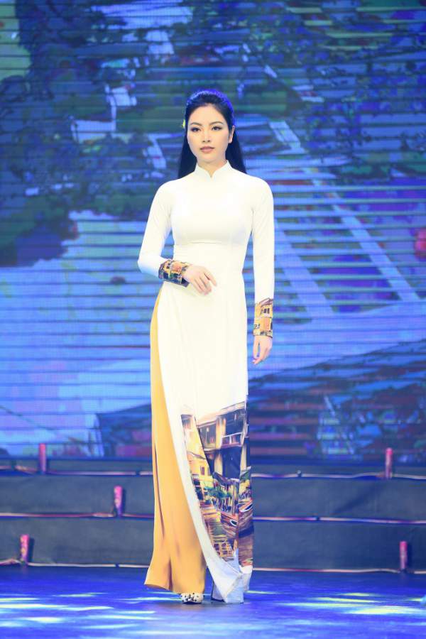Hoa hậu Ngọc Hân nói gì về "bạn gái tin đồn" của cầu thủ Phan Văn Đức? 13