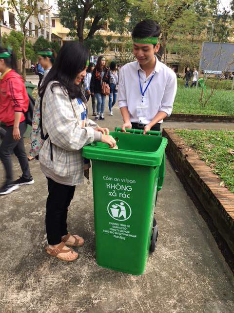 Sinh viên Huế nhặt rác thải, thi ý tưởng sáng tạo từ phế liệu 3
