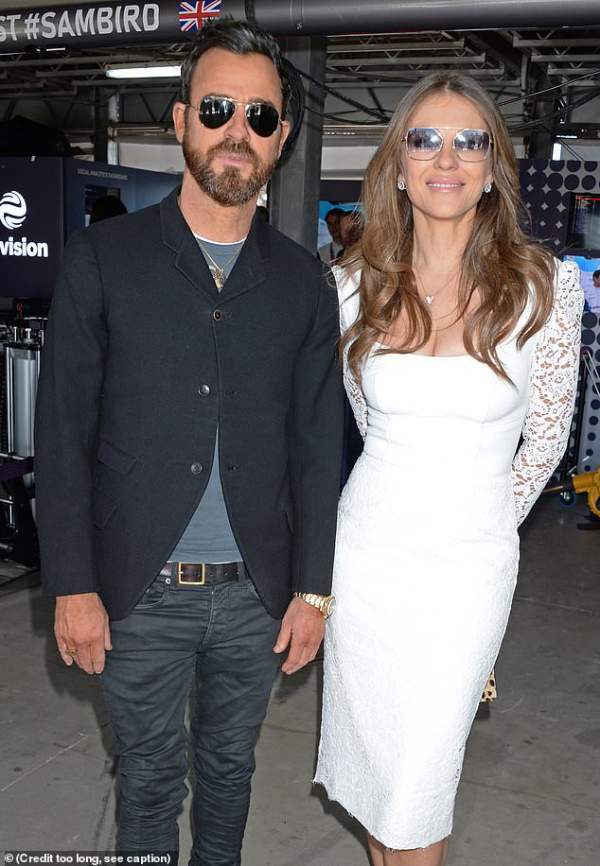 Chồng cũ Jennifer Aniston tươi tắn bên Elizabeth Hurley 2