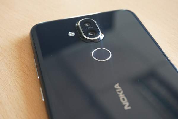 Đập hộp Nokia 8.1 - smartphone chạy Snapdragon 710 có giá rẻ nhất tại Việt Nam 5