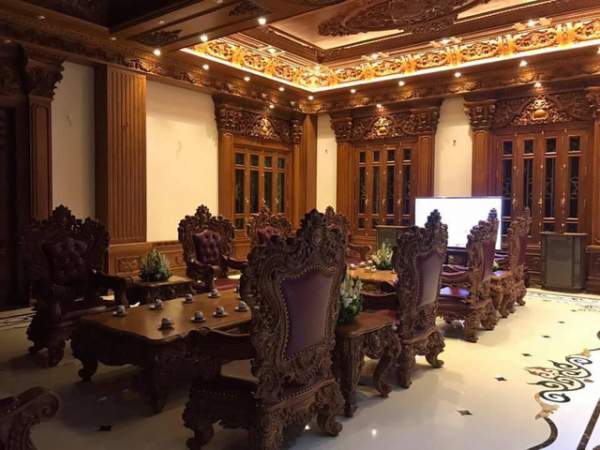 Lâu đài của đại gia Nam Định có con gái đeo vàng trĩu cổ ngày cưới 11
