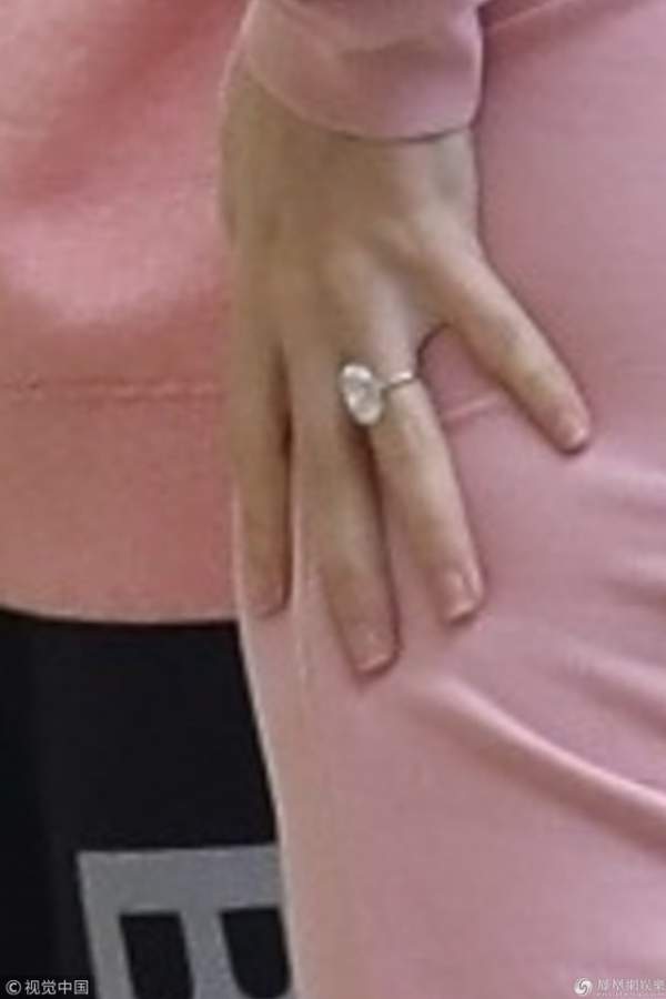 Vợ chồng Justin Bieber đeo nhẫn đôi minh chứng tình yêu 2