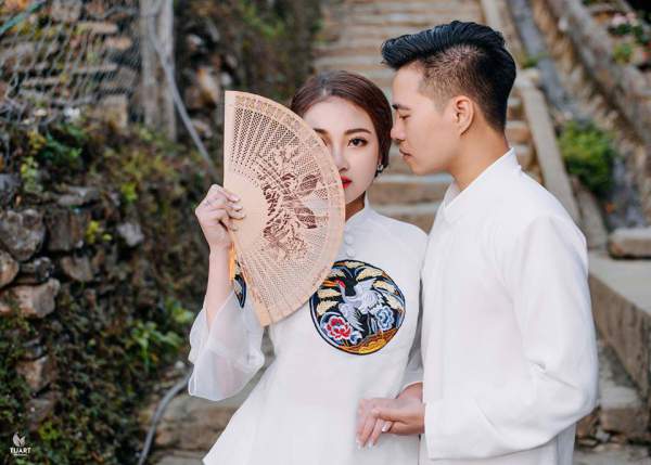 Ảnh cưới long lanh từ Nam ra Bắc của cô dâu Nam Định đeo vàng trĩu cổ, ở lâu đài 7 tầng 8