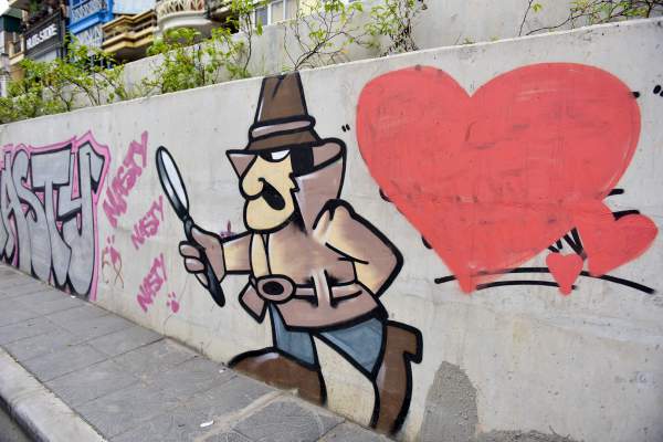 Vẽ graffiti kín tuyến đường tiền tỷ mới mở rộng ở Hà Nội 4