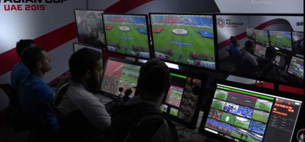 Toàn cảnh về công nghệ VAR lần đầu được áp dụng tại sân chơi Asian Cup 2