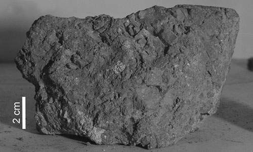 Hòn đá cổ xưa nhất Trái Đất được tìm thấy trên Mặt Trăng