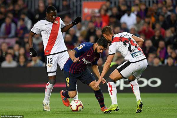 Barcelona 3-1 Vallecano: Messi và Suarez lập công 15