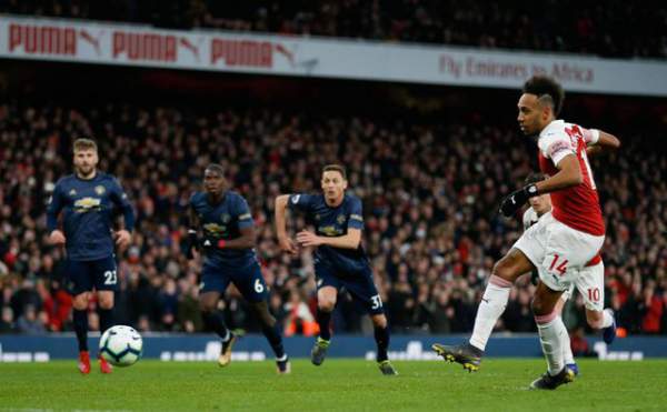 Những khoảnh khắc trong trận chiến Arsenal hạ gục Man Utd 16