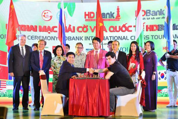 Trường Sơn hoà trong ngày khai mạc giải cờ vua quốc tế HDBank 2019 1
