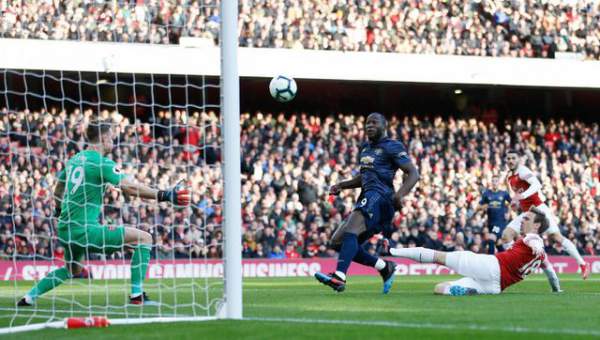 Những khoảnh khắc trong trận chiến Arsenal hạ gục Man Utd 5