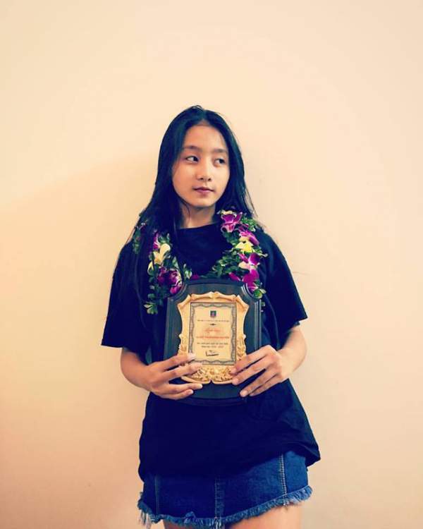 Nữ sinh Đà Nẵng bất ngờ nổi tiếng với bức ảnh tham gia hội thao 9