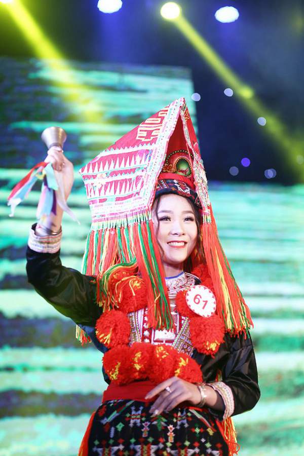 Nữ sinh ĐH Văn hóa khoe sắc trong trang phục các dân tộc Việt Nam 4