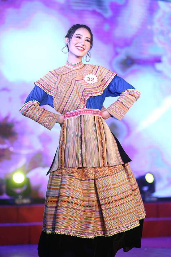 Nữ sinh ĐH Văn hóa khoe sắc trong trang phục các dân tộc Việt Nam 2