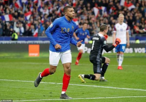 Những khoảnh khắc Mbappe thăng hoa cùng tuyển Pháp trước Iceland 15