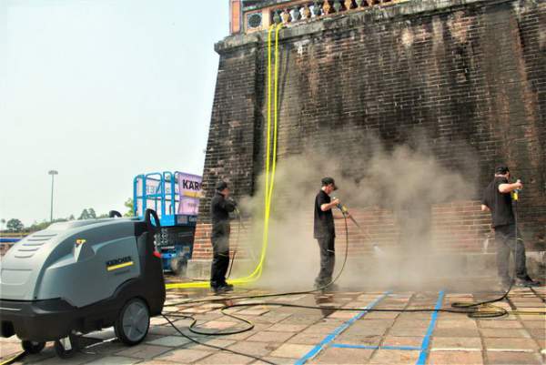 Steam Cleaning - công nghệ dùng để làm sạch cổng Ngọ Môn của Đại Nội Huế 2