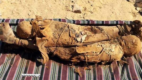 Phát hiện hàng chục xác ướp trong lăng mộ cổ Ai Cập 2
